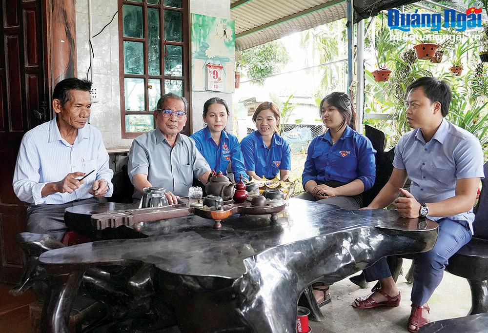 Tiếng hát át tiếng bom