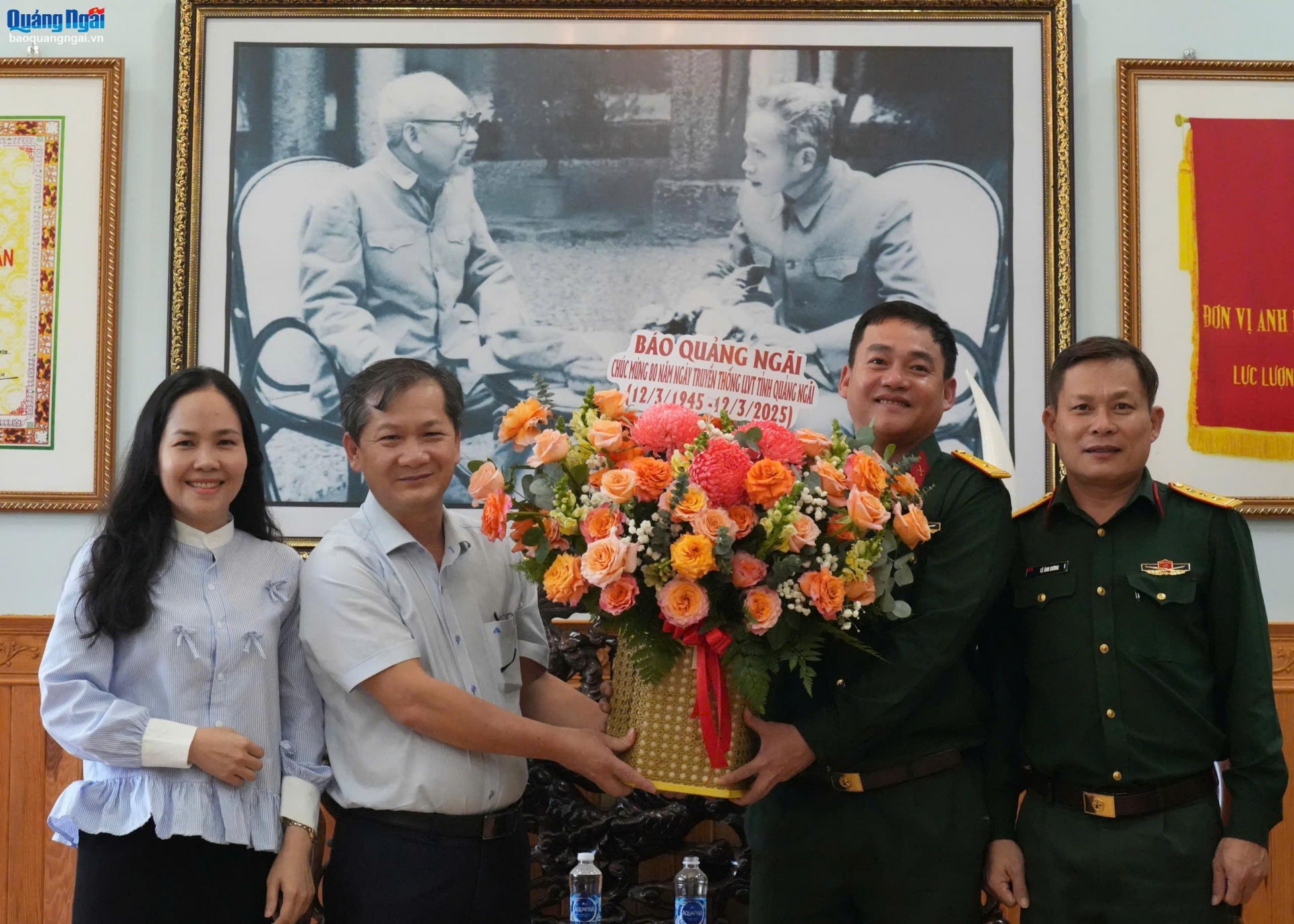 Báo Quảng Ngãi thăm, chúc mừng Bộ Chỉ huy Quân sự tỉnh