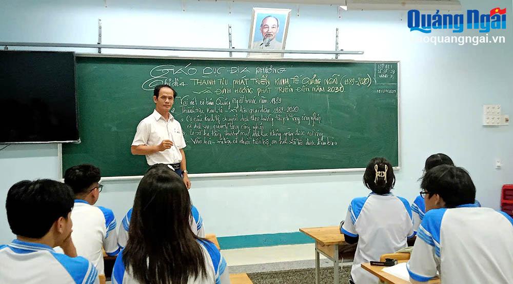 Quê hương biết mấy tự hào