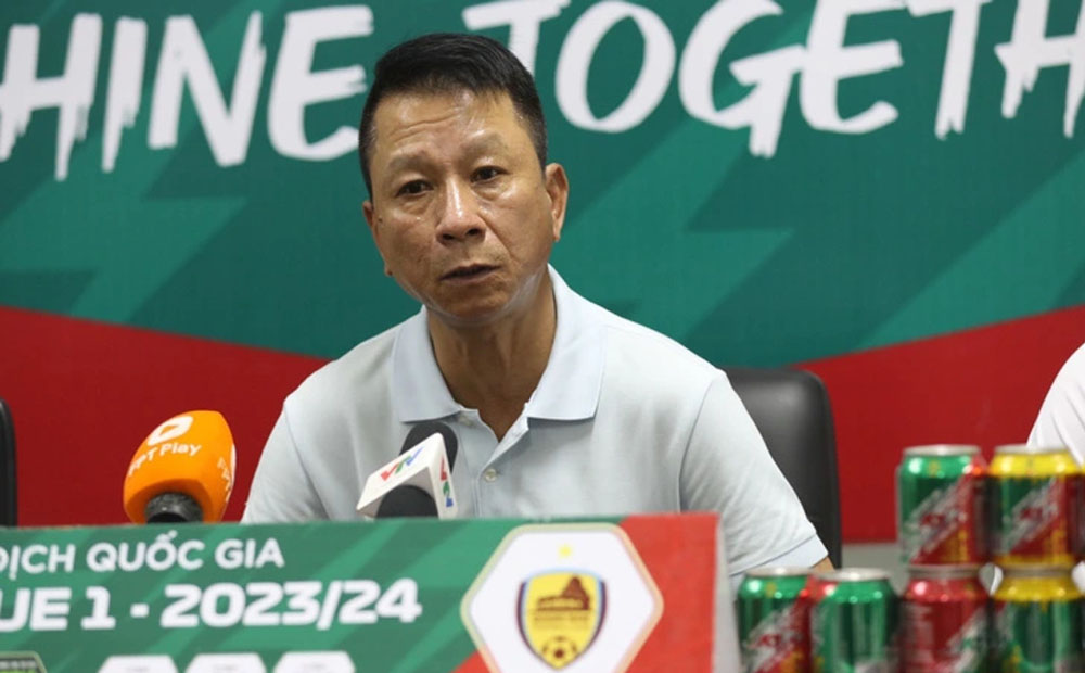 Chỉ trích trọng tài, HLV Văn Sỹ Sơn lãnh án kỷ luật