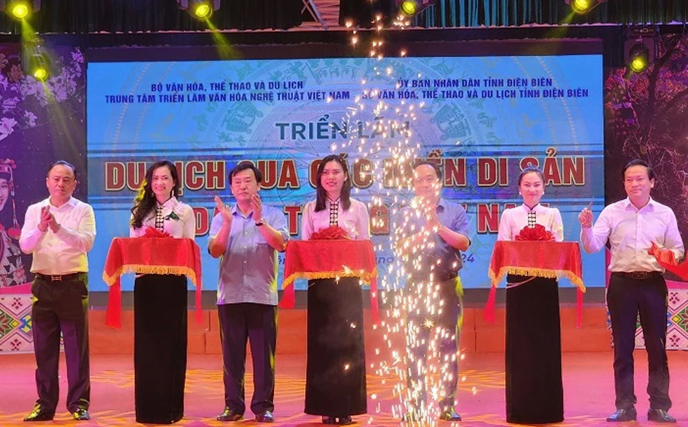 Điện Biên khai mạc triển lãm 