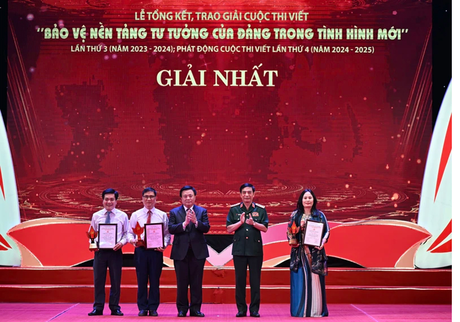 Lễ tổng kết và trao giải Cuộc thi viết “Bảo vệ nền tảng tư tưởng của Đảng trong tình hình mới”