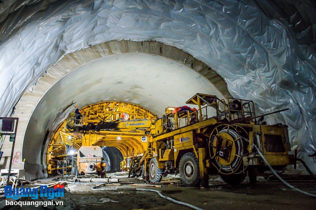 [Photos]. Trên đại công trường cao tốc Quảng Ngãi – Hoài Nhơn