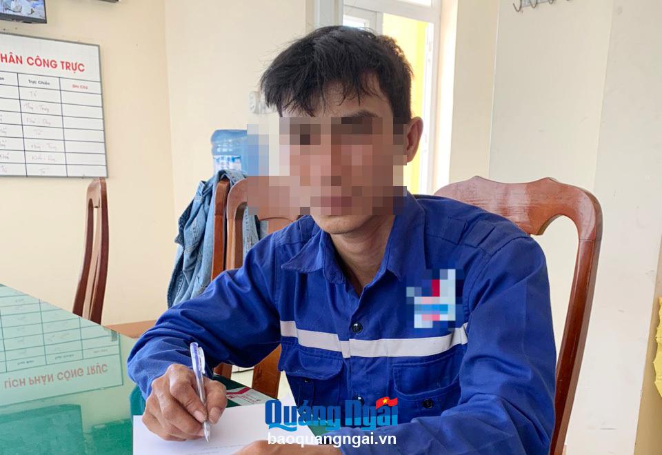 Bắt một công nhân trộm mô tô 