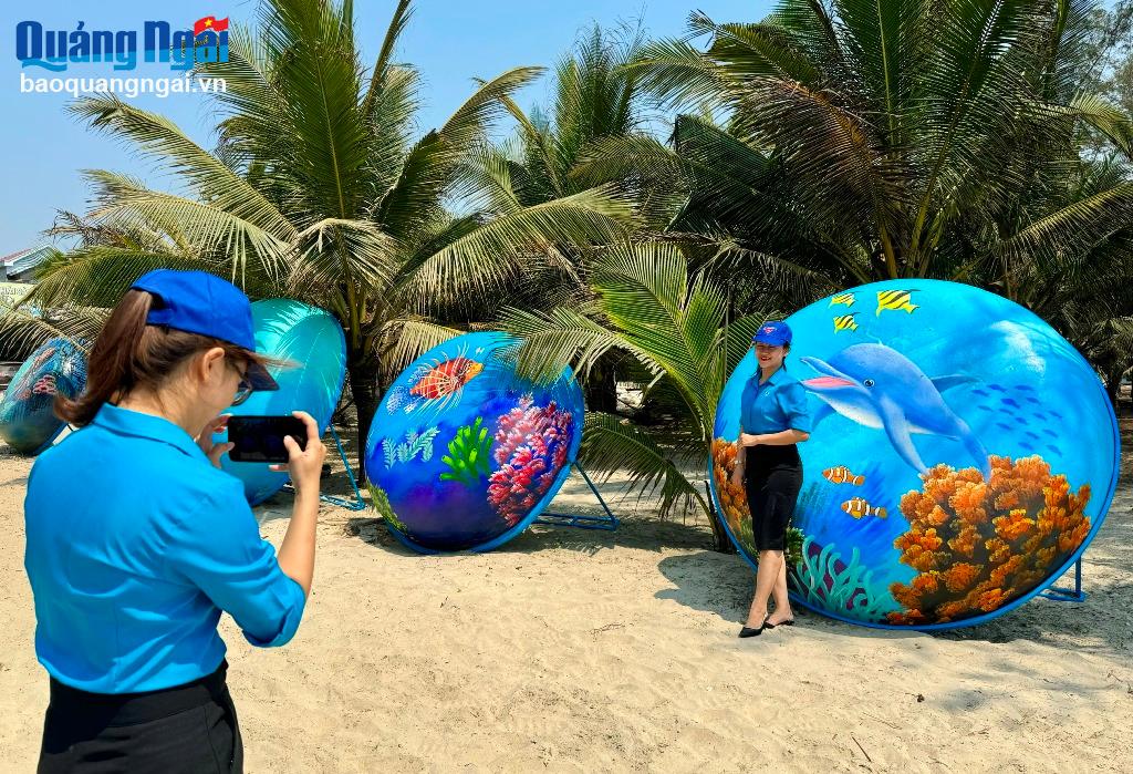 Làm đẹp bãi biển Mỹ Khê