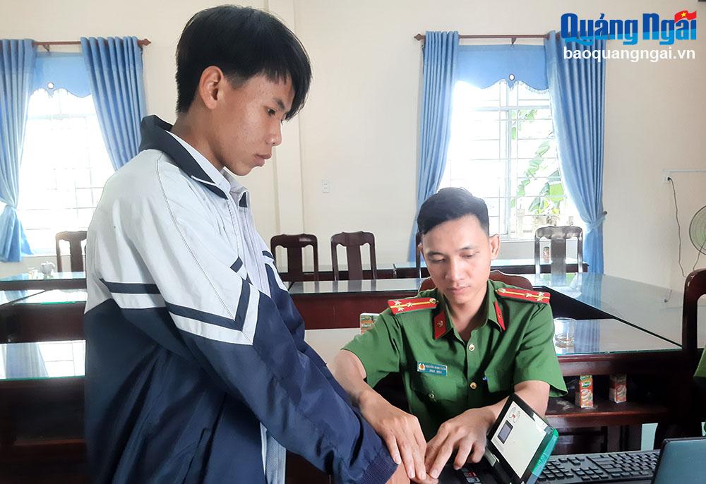 Khẩn trương cấp căn cước công dân cho học sinh