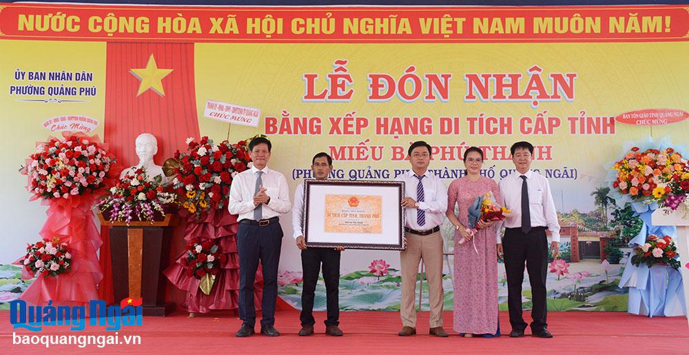 Đón nhận Bằng xếp hạng Di tích lịch sử cấp tỉnh Miếu bà Phú Thạnh