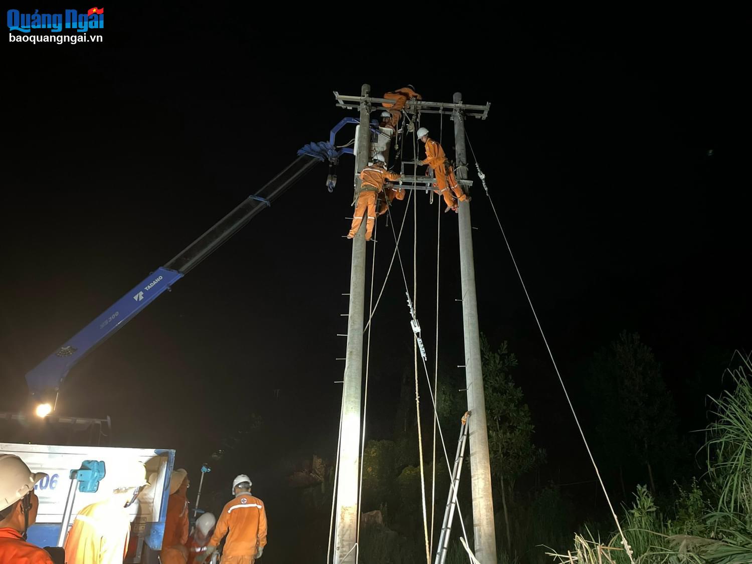 Khắc phục xong sự cố mất điện trên diện rộng ở xã Sơn Lập