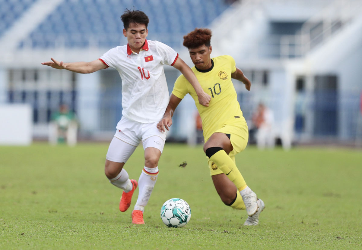 Mở cửa vào tứ kết