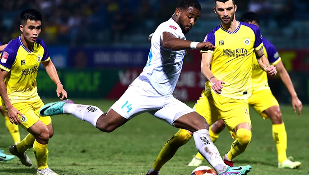 Thắng Hà Nội FC 2-1, Thép Xanh Nam Định củng cố ngôi đầu bảng