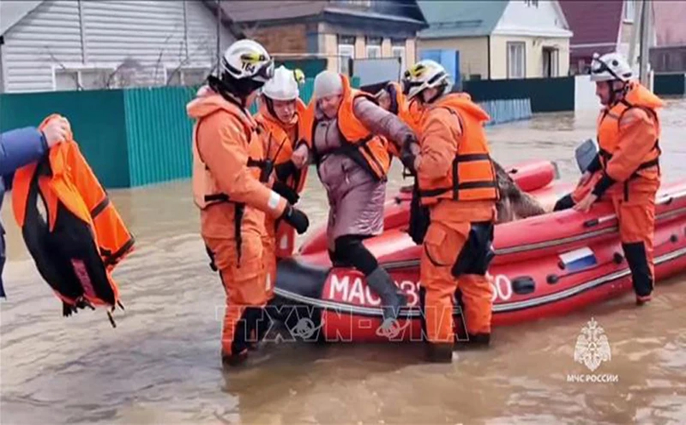Tổng thống Nga yêu cầu ứng phó kịp thời với tình hình ngập lụt do vỡ đập