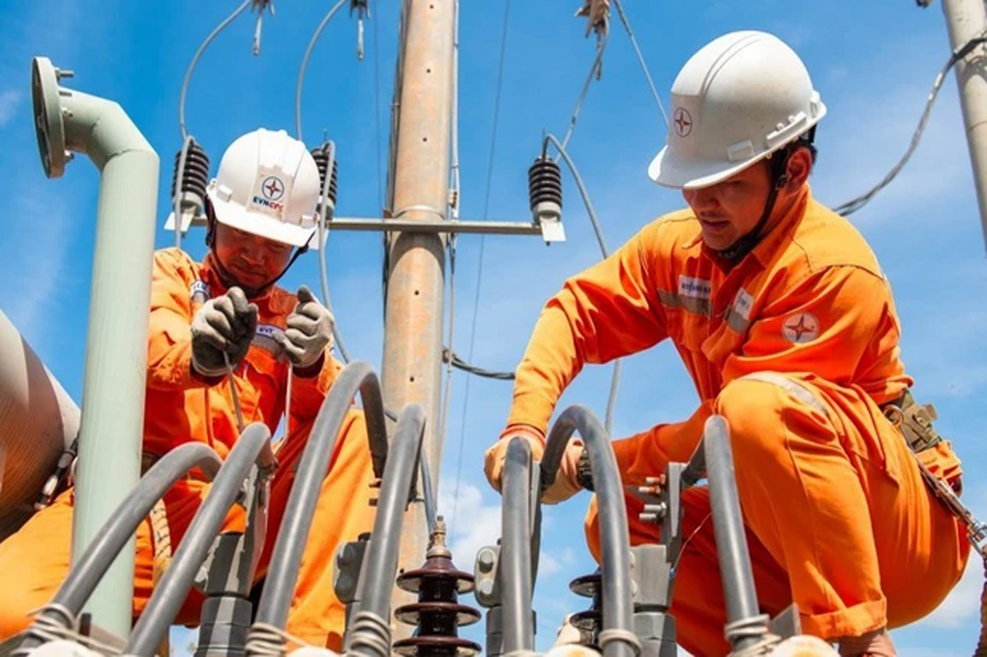 Thủ tướng yêu cầu bảo đảm cung ứng điện, hoàn thiện chính sách mua bán điện