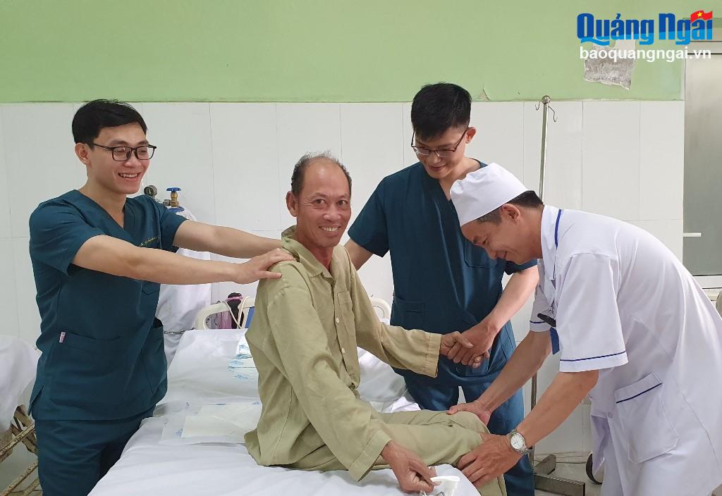 Một bệnh nhân liệt hoàn toàn đã phục hồi trở lại