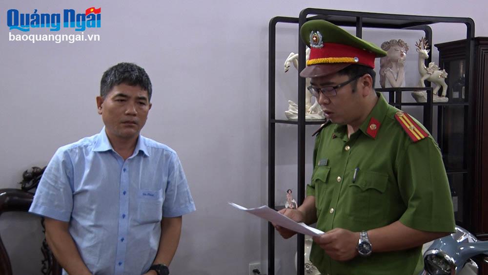 Bắt 2 cán bộ thuộc Ban Quản lý KKT Dung Quất và các KCN Quảng Ngãi