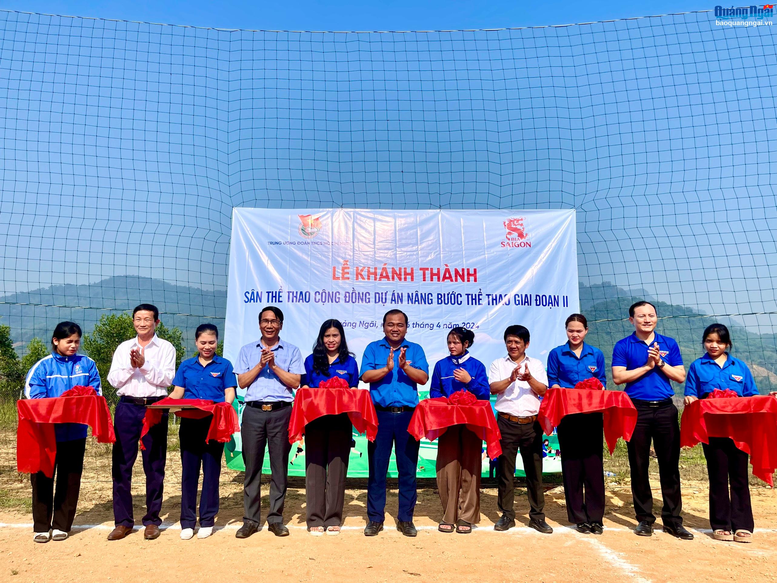 Khánh thành sân thể thao cộng đồng