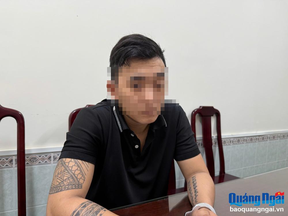 Bắt nam công nhân trộm tiền từ thẻ ATM