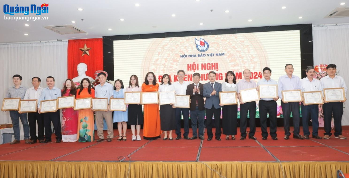 Quảng Ngãi có 2 cá nhân được tặng Bằng khen của Chủ tịch Hội Nhà báo Việt Nam