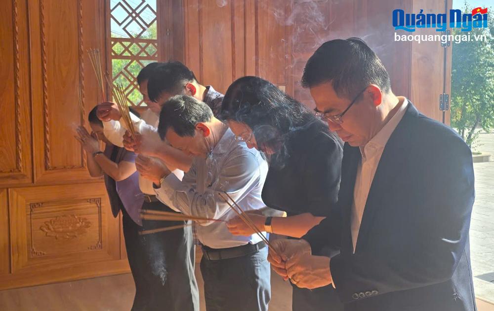 Lãnh đạo tỉnh Quảng Ngãi và Kon Tum dâng hương tưởng niệm các Anh hùng liệt sĩ huyện Kon Plông