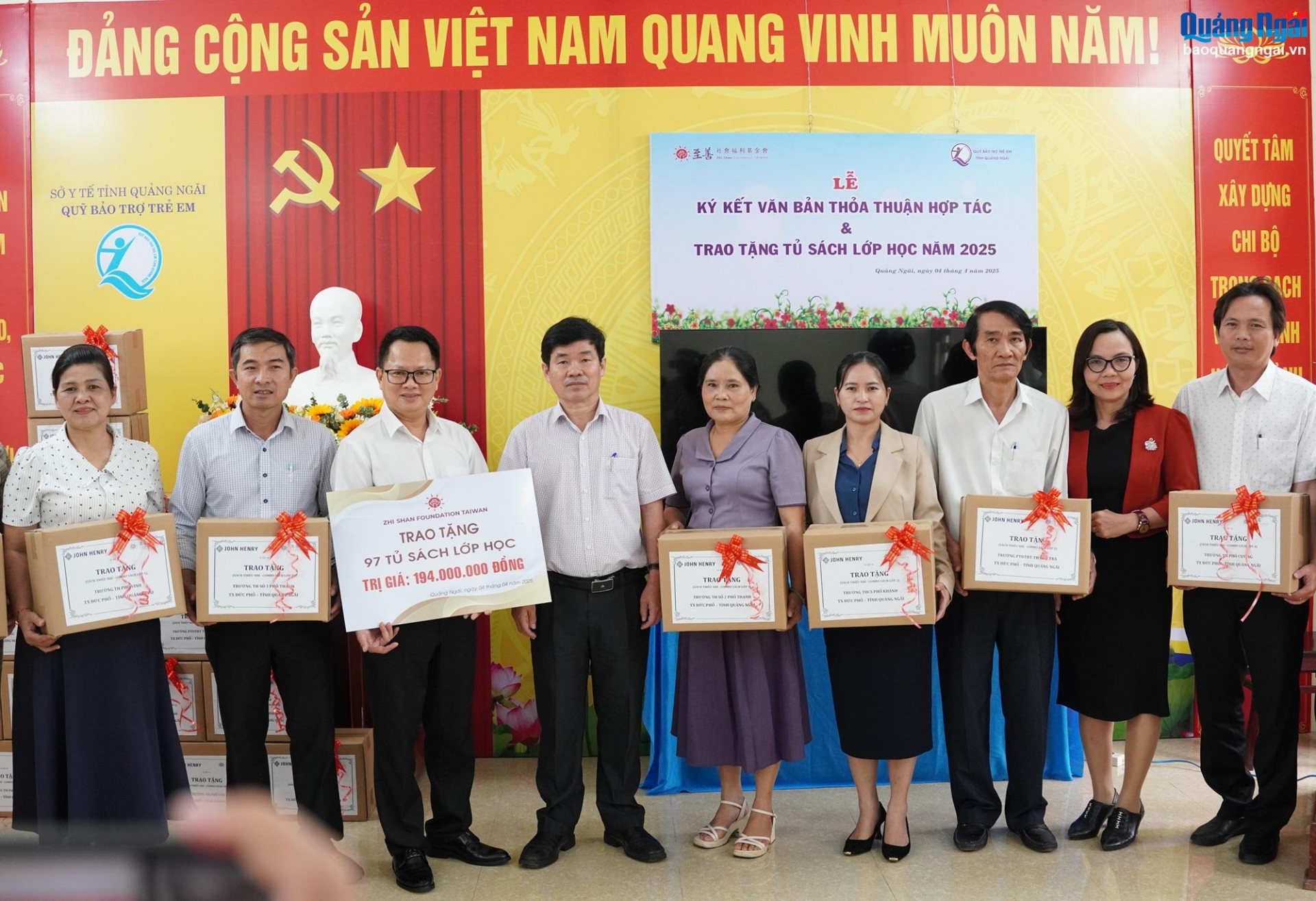 Ký kết hỗ trợ trang thiết bị cho các trường học