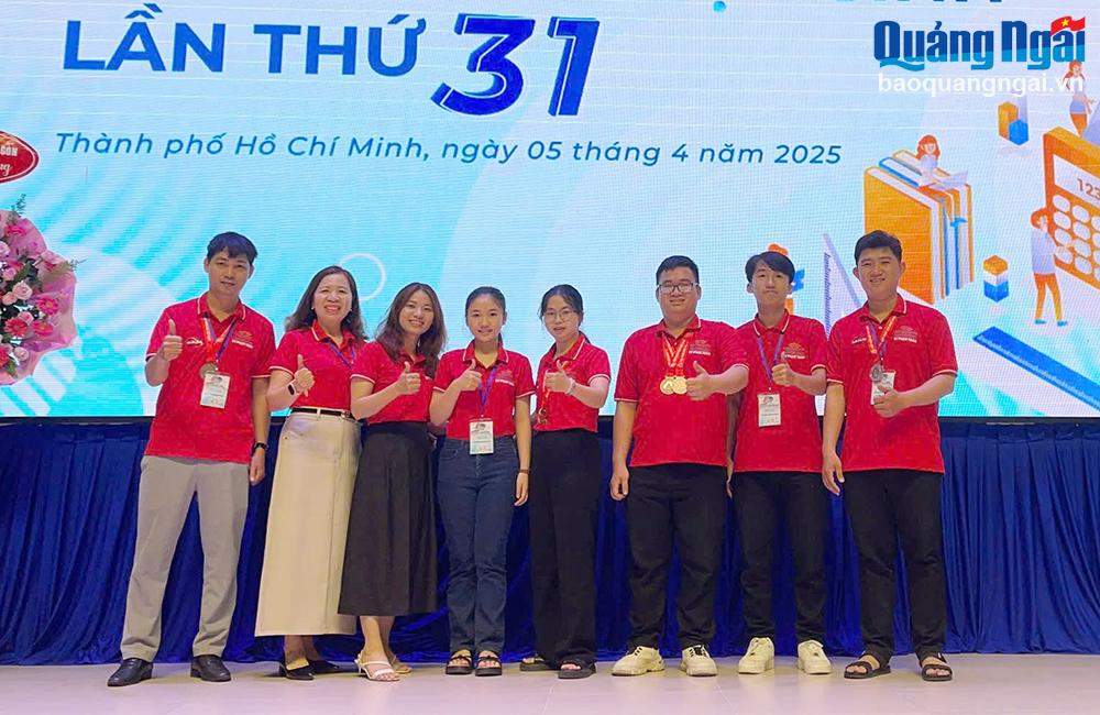 Trường Đại học Phạm Văn Đồng đoạt 7 giải Olympic Toán học toàn quốc