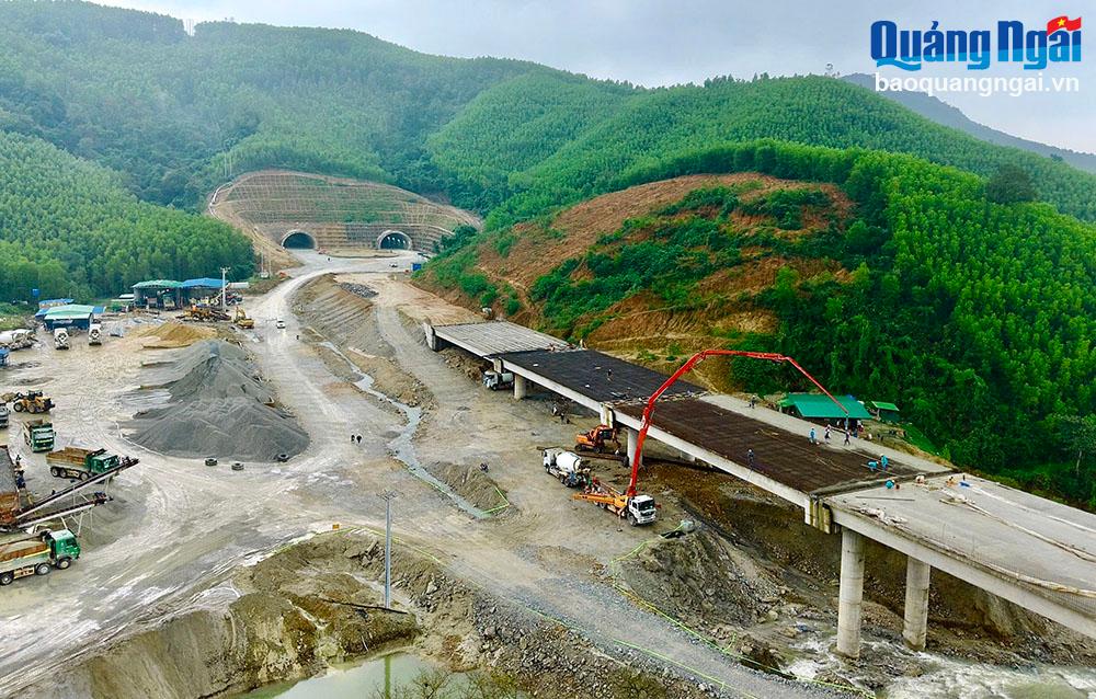 Cao tốc Quảng Ngãi - Hoài Nhơn: Dốc toàn lực thi công đảm bảo tiến độ