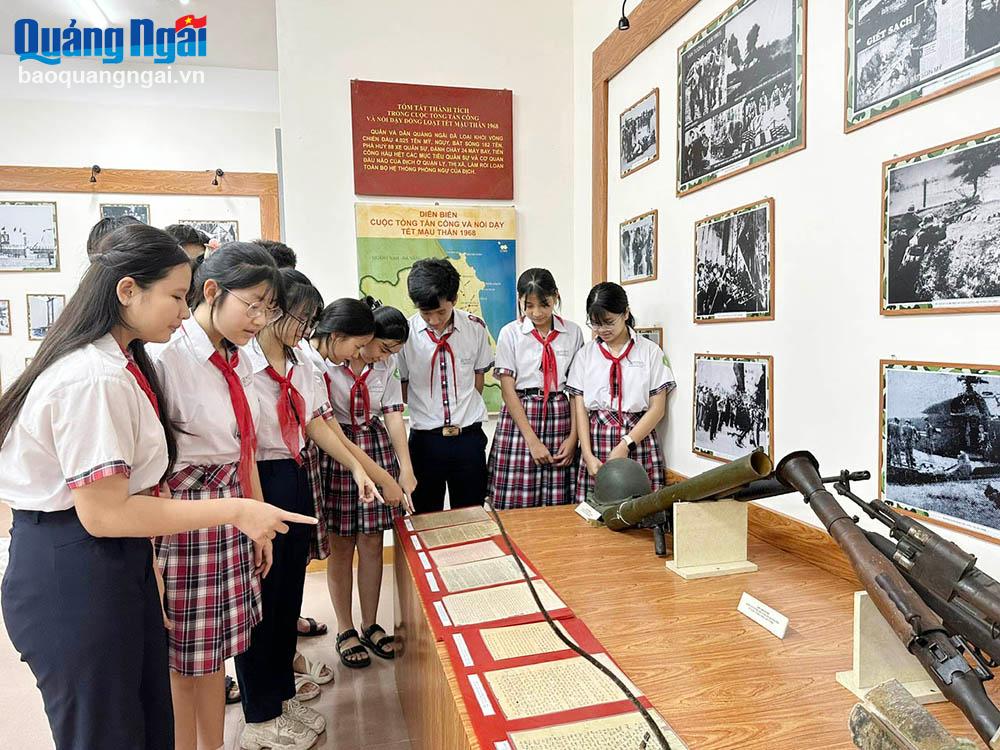 Những dòng chữ từ máu và nước mắt