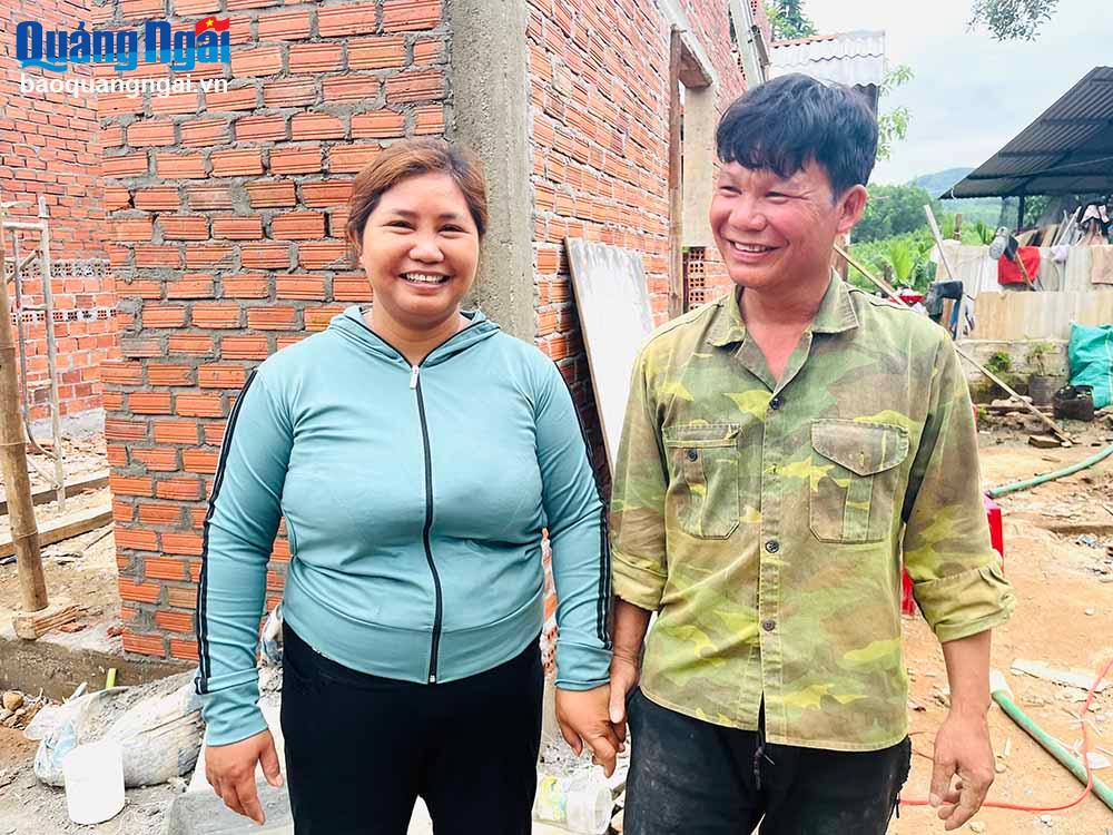 Hạnh phúc luôn mỉm cười