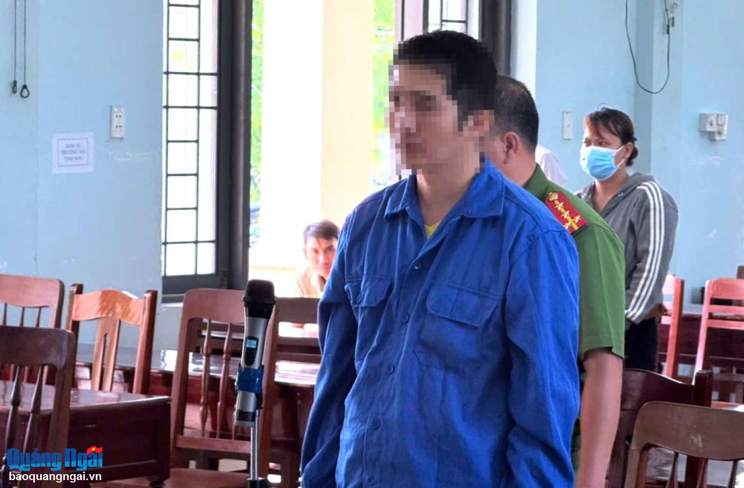 Đốt xe máy người yêu, thanh niên lãnh án 3 năm tù 