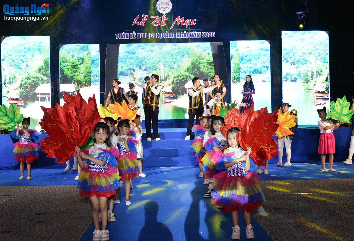 Hơn 40 nghìn lượt người dân, du khách tham gia Tuần lễ Du lịch Quảng Ngãi năm 2025