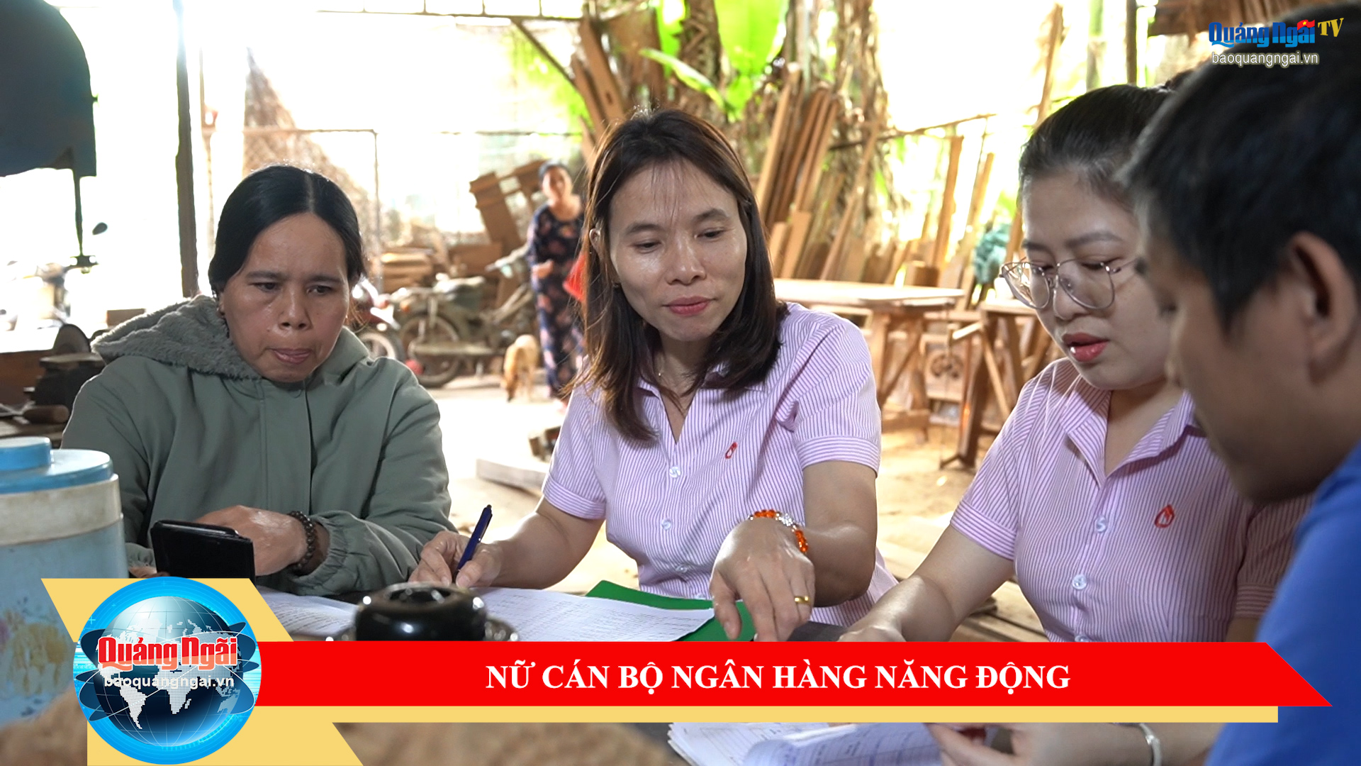 [Video]. Nữ cán bộ ngân hàng năng động 