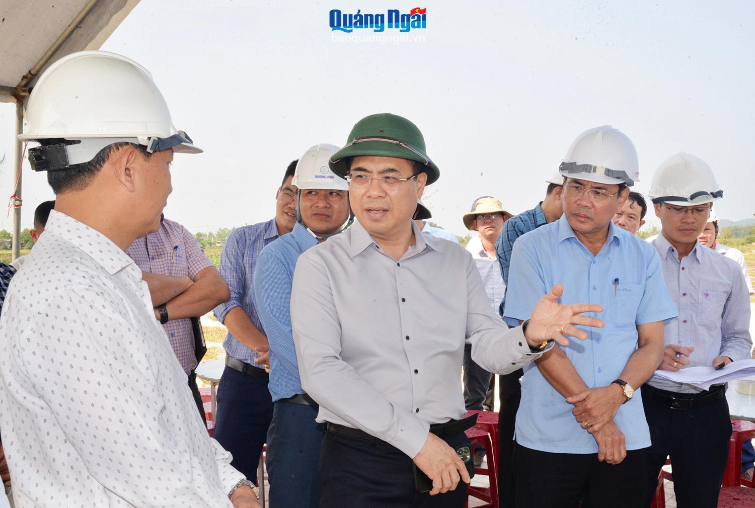 Chủ tịch UBND tỉnh Nguyễn Hoàng Giang kiểm tra một số dự án