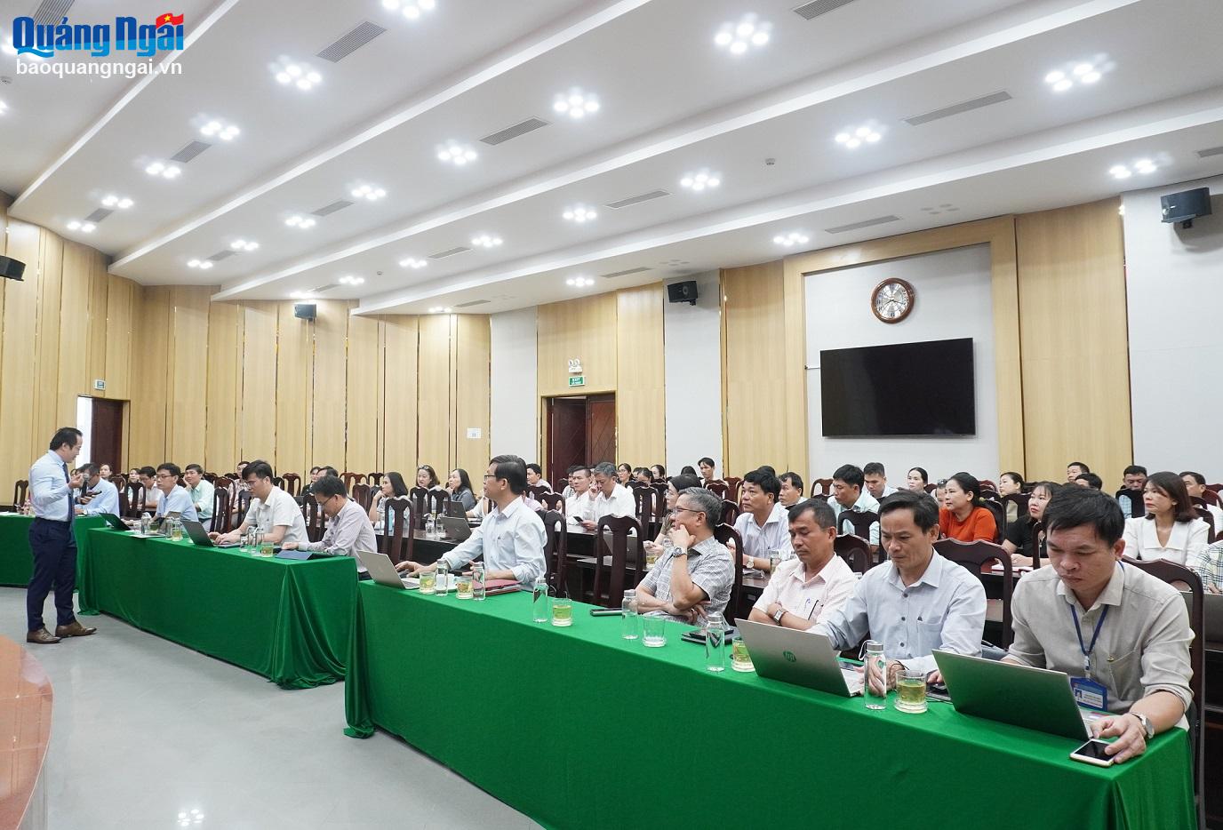 Tập huấn ứng dụng AI cho công chức, viên chức, doanh nghiệp