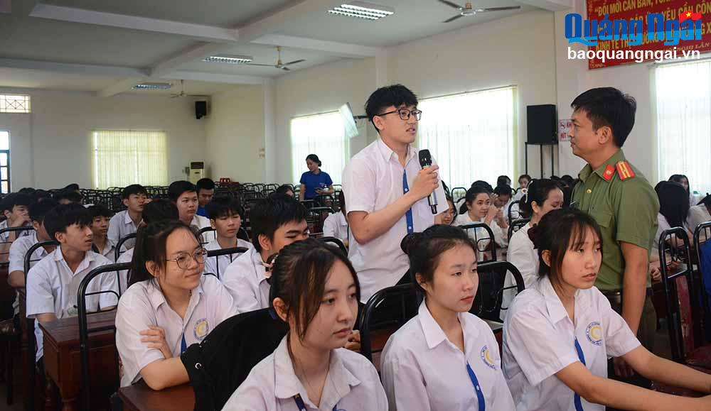 Tập huấn kỹ năng đấu tranh trên không gian mạng cho sinh viên