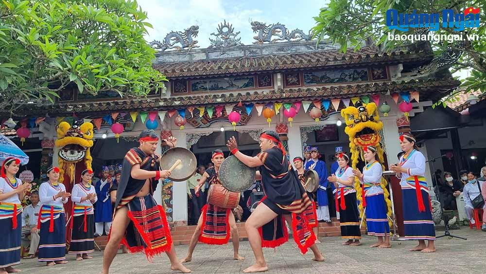 Gần 99% cử tri của huyện Trà Bồng đồng ý tên các xã mới