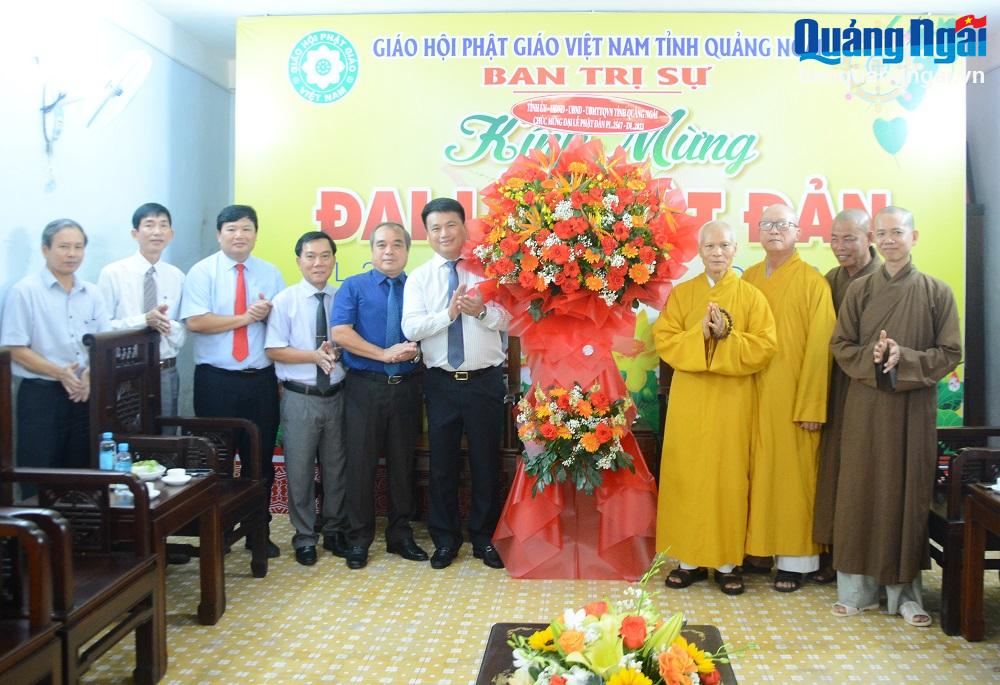 Thăm, chúc mừng tổ chức, chức sắc Phật giáo nhân Đại lễ Phật đản