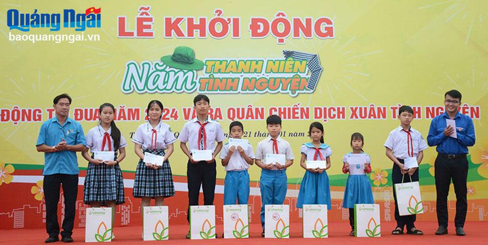 Vì đàn em thân yêu