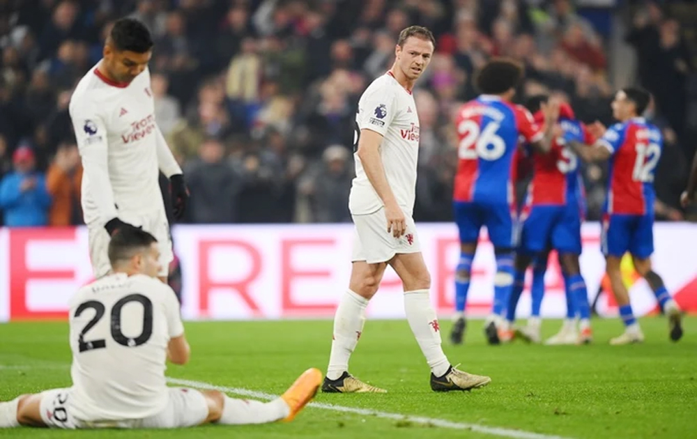 Man.United thảm bại 0-4 tại Crystal Palace