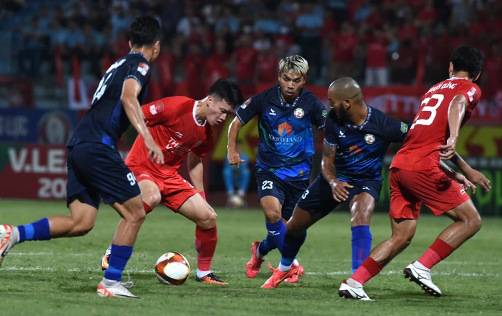 Thể Công Viettel chia điểm cùng Bình Định