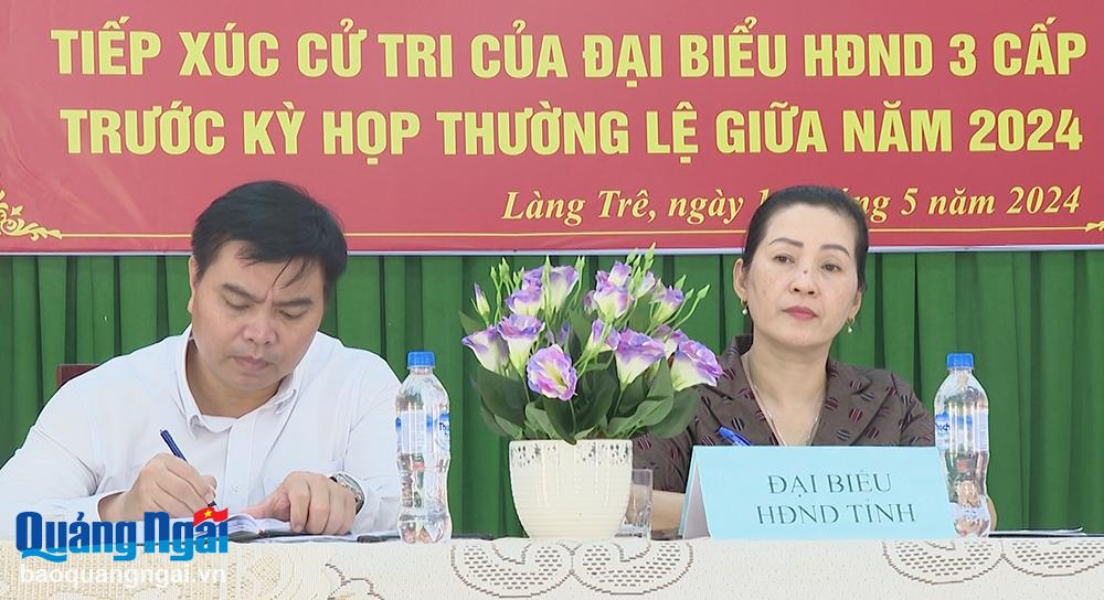 Phó Bí thư Tỉnh ủy Đinh Thị Hồng Minh tiếp xúc cử tri xã Long Môn