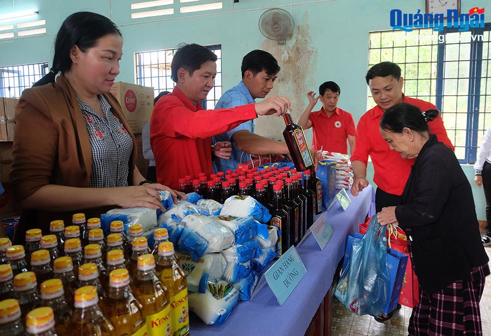 Phiên chợ Nhân đạo ở vùng cao