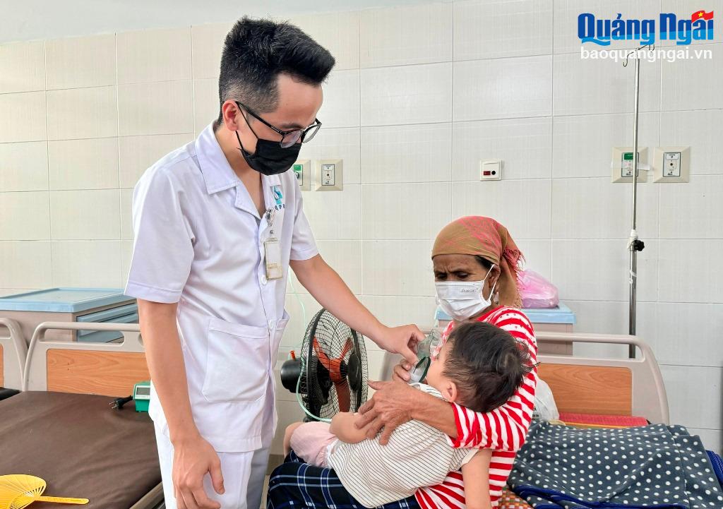 Khói thuốc lá nguy hại nghiêm trọng đến sức khỏe trẻ em