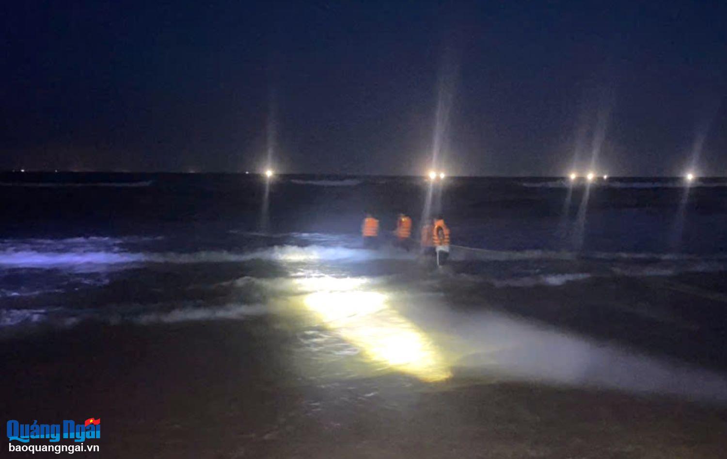 Một ngày xảy ra 2 vụ đuối nước khiến 4 học sinh mất tích