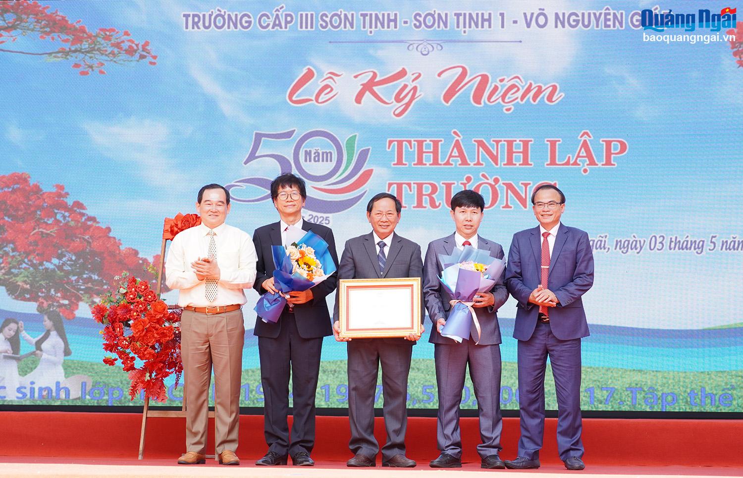 Kỷ niệm 50 năm thành lập Trường THPT Võ Nguyên Giáp