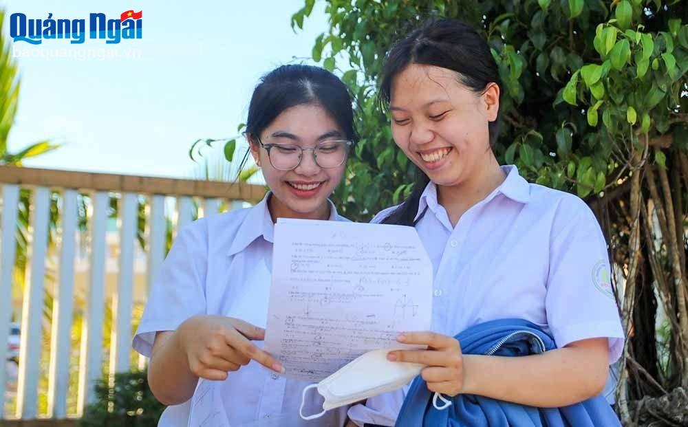 Video: Thí sinh hoàn thành môn thi thứ 2 của Kỳ thi tốt nghiệp THPT năm 2023