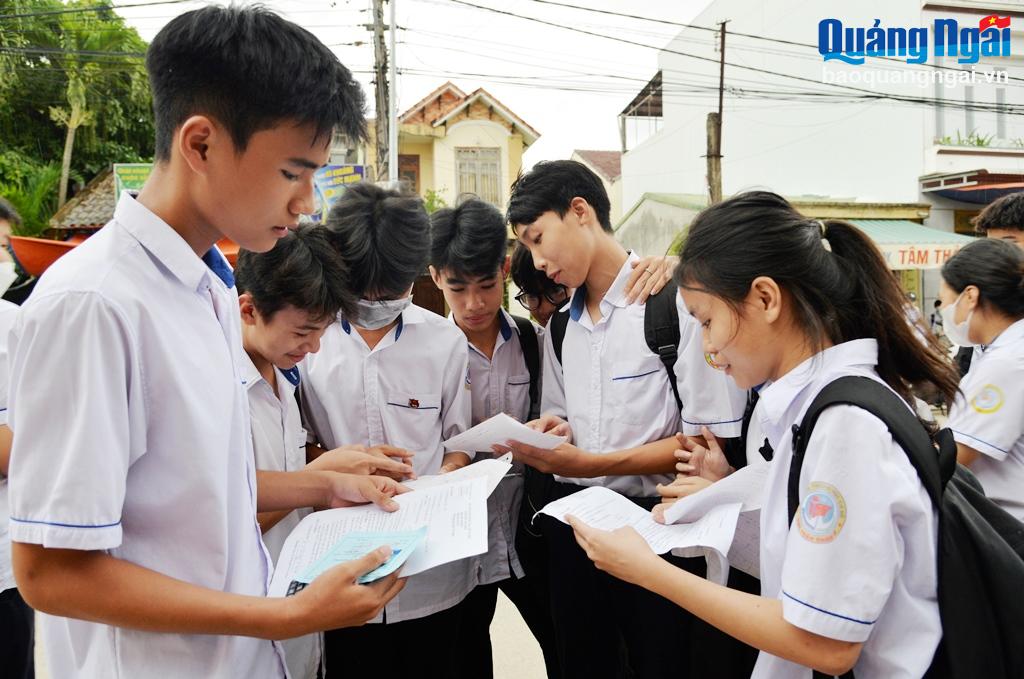 Đáp án tham khảo môn Toán Kỳ thi tuyển sinh vào lớp 10