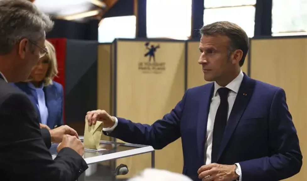 Tổng thống Pháp Emmanuel Macron bất ngờ tuyên bố giải tán Quốc hội và tổ chức bầu cử sớm