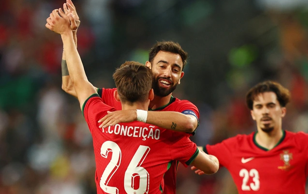 Sao Man United giúp Bồ Đào Nha thắng đậm giao hữu trước Phần Lan