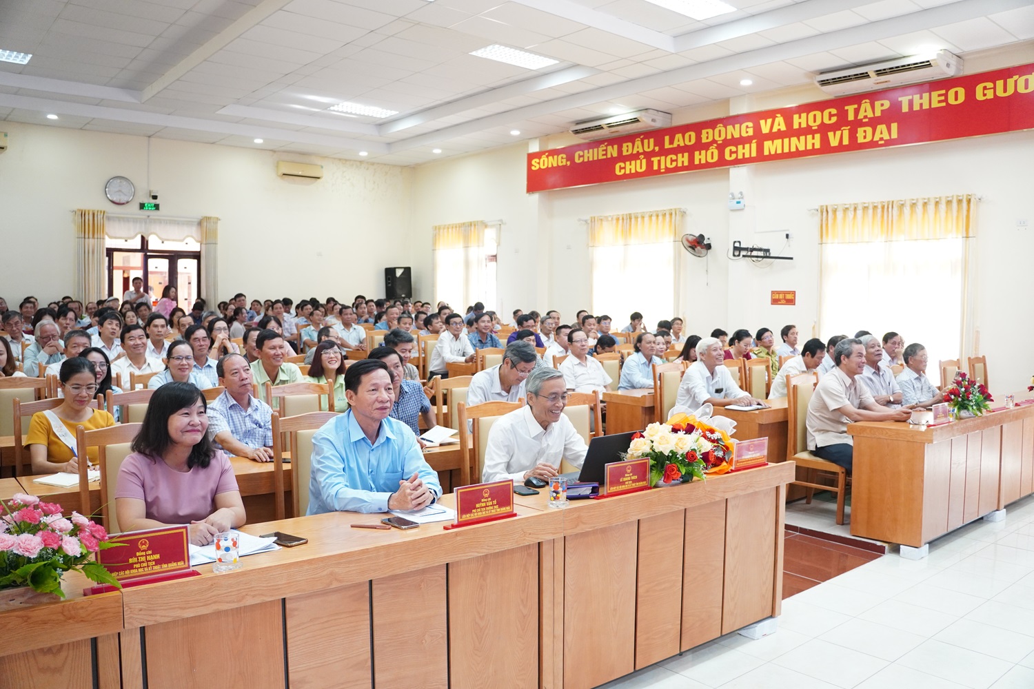 Nhận diện và đấu tranh phản bác các quan điển sai trái, thù địch về lịch sử cách mạng Việt Nam