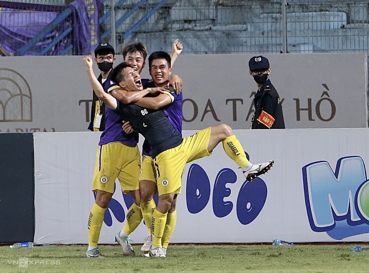 Hùng Dũng lập công, Hà Nội FC giành trọn 3 điểm trong trận “derby” với Công an Hà Nội
