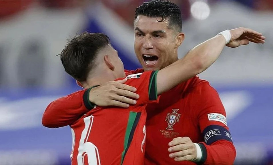 Bồ Đào Nha ngược dòng thắng kịch tính